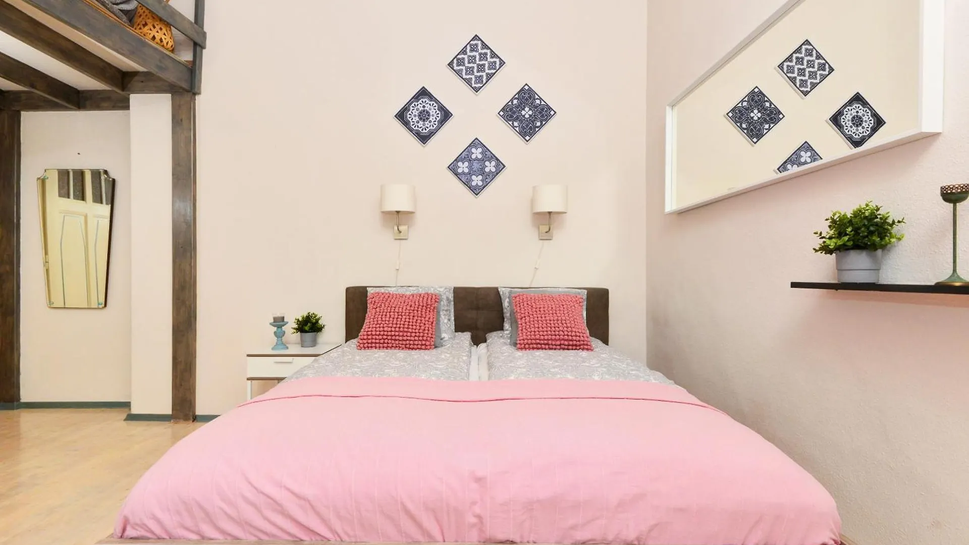 Purple Acacia Studio A4 بودابست شقة